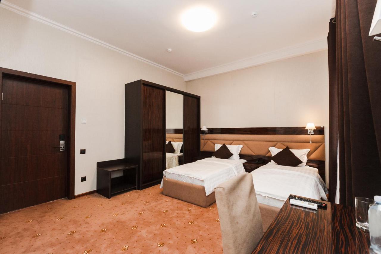 Beluga Hotel Атырау Экстерьер фото